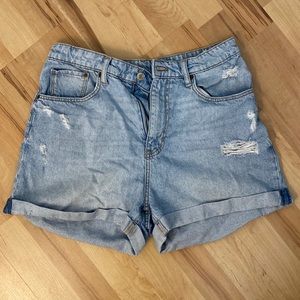 Light wash distressed shorts